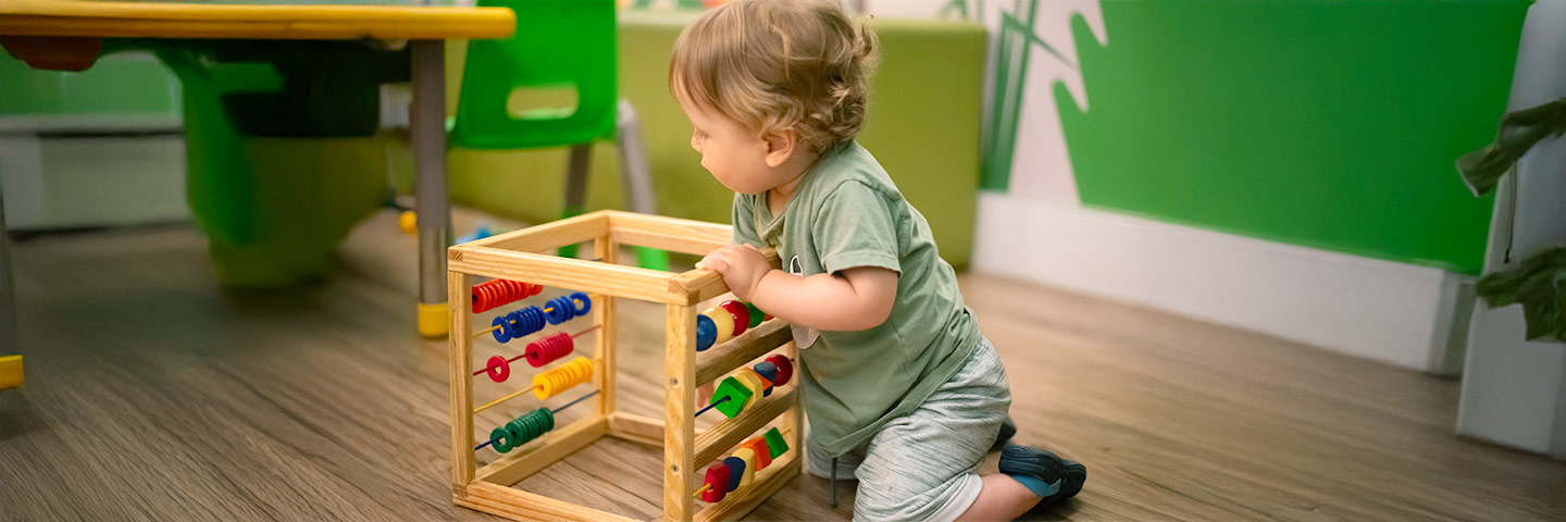 Post thumbnail Éco-pratiques en crèche :  vers un environnement sain et durable